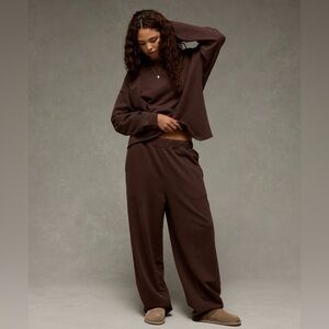 AE Everyday Luxe Barrel Sweatpant